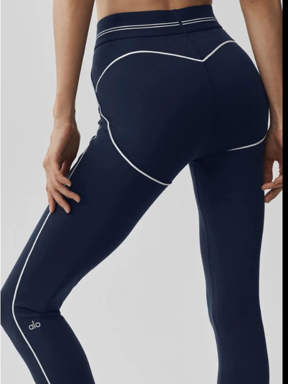 ALO yoga black airbrush high waist heart throb leggings white piping XS